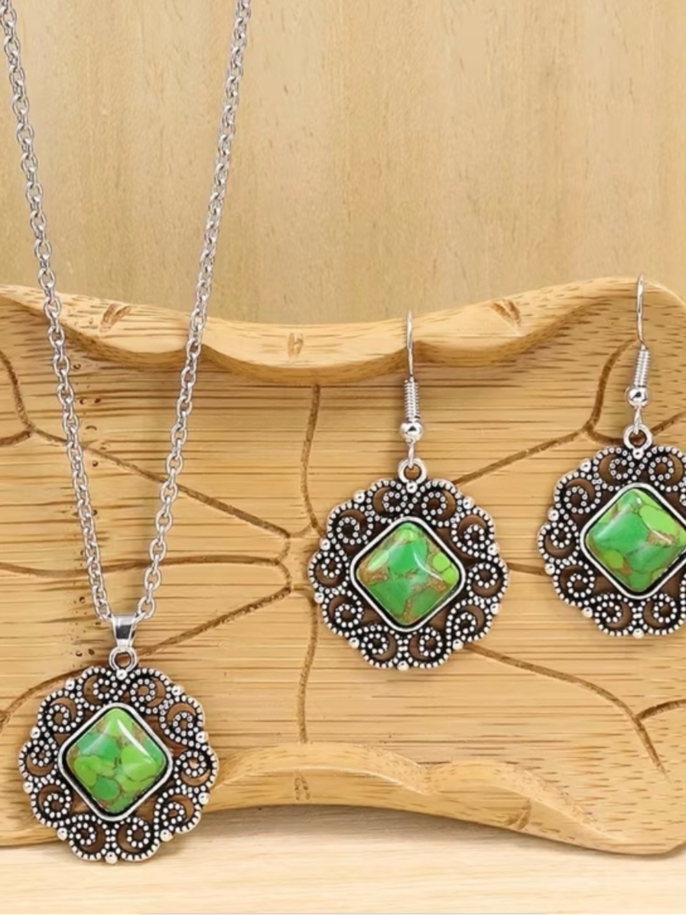 Silver-Tone Green Stone Filigree Pendant Necklace & Earrings Set